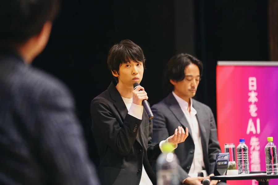 SHIFT AIのイベントで登壇する様子