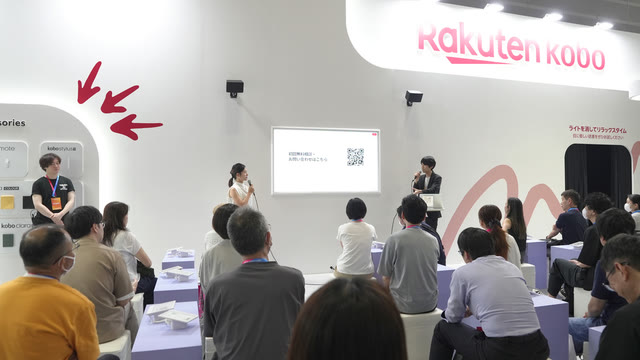 展示会ブースでの登壇